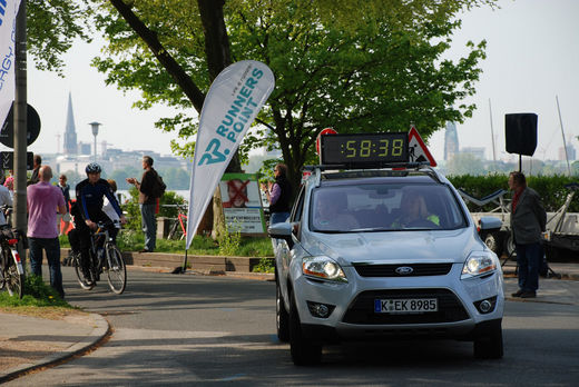 Zeitauto beim Marathon Hamburg