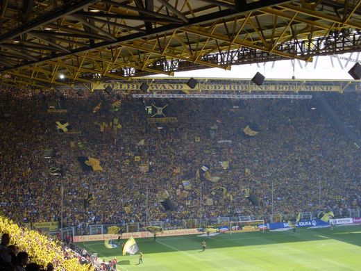 Gelbe Wand Sdtribne Dortmund