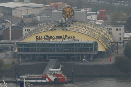 Lwen-Theater im Hafen Hamburg