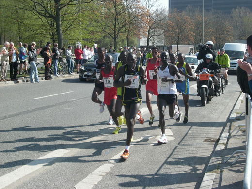 Marathon Hamburg 2010: Spitzengruppe City Nord