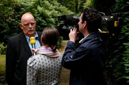 Peter Kmmerer im Gesprch mit dem RTL-Aufnahmeteam zum 50.Todestag v. Hans Albers