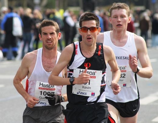 Marathon Hamburg 2012: Lufer mit den Startnummern 1007, 51