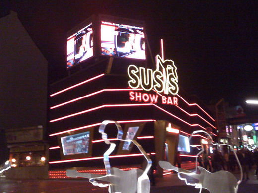 Beatles Platz und Susis Show Bar