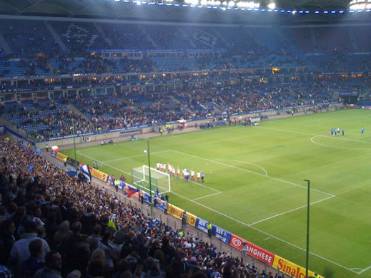 HSV feiert mit seinen Fans Sieg gegen VfL Bochum