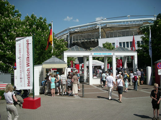 Eingang zur Tennisanlage am Rothenbaum