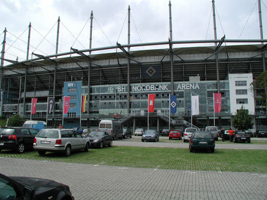 Parkplatz am Volksparkstadion Osttribüne