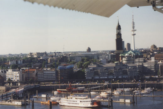 Luftbild Fernsehturm und St. Michaelis Kirche