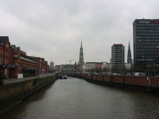 Blick vom Wandrahmsteg Richtung Landungsbrcken