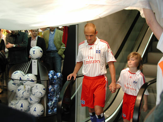 David Jarolim im neuen HSV Heimtrikot