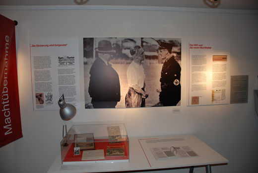 Sonderausstellung im HSV Museum: Die Raute unter dem Hakenkreuz