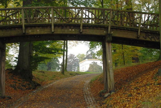 Knüppelbrücke im Jenischpark