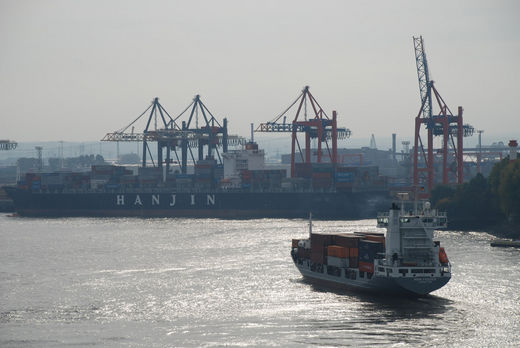 Containerschiff Nor Feeder im Waltershofer Hafen