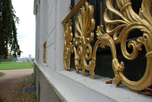 Gelnder an den Fenstern des Jenisch Haus