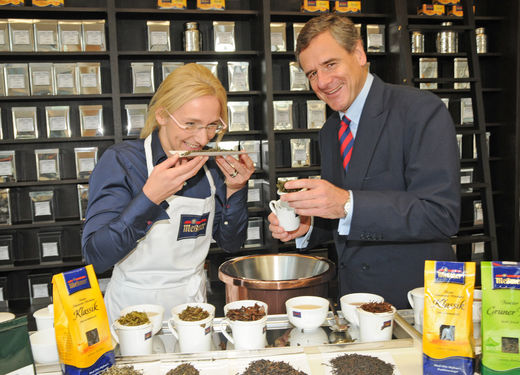 Tea Tasterin Sandra Nikolai und Jochen Spethmann