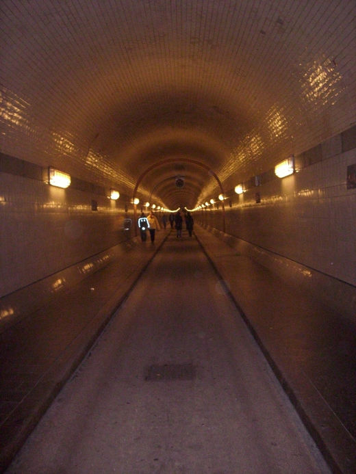 Tunnelrhre im alten Elbtunnel