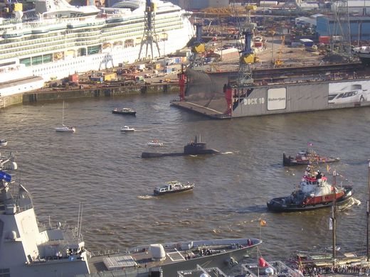 U-Boot im Hafen von Hamburg