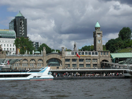 Bismarkck Denkmal und Landungsbrcken