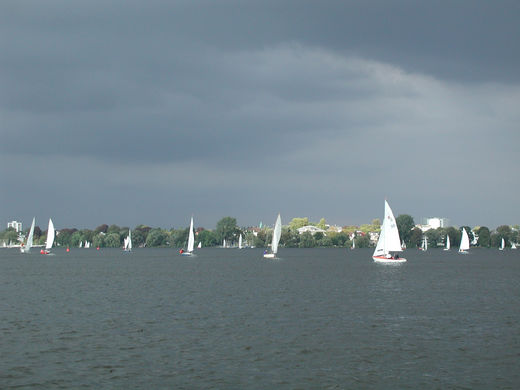 Segellschiffe auf der Aussenalster