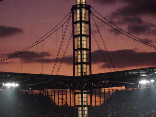 Sonnenuntergang im Stadion in Kln