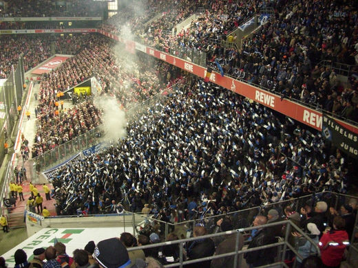 Gsteblock der HSV Fans in Kln