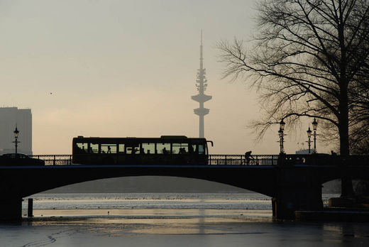 Airport Shuttle an der Alster