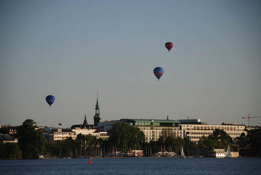 Fesselballons über Hamburg