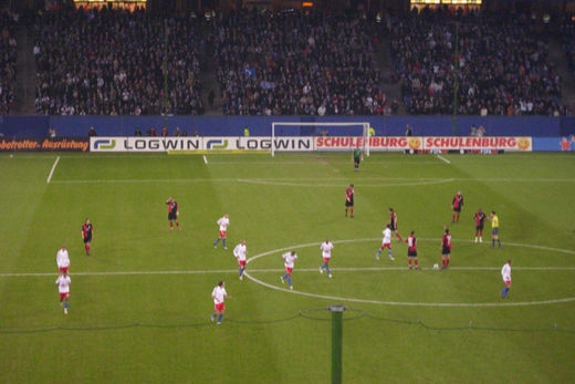 HSV bejubelt das Tor zum 2:0 gegen Wehen