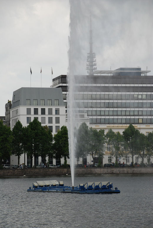 Alsterfontne auf der Binnenalster