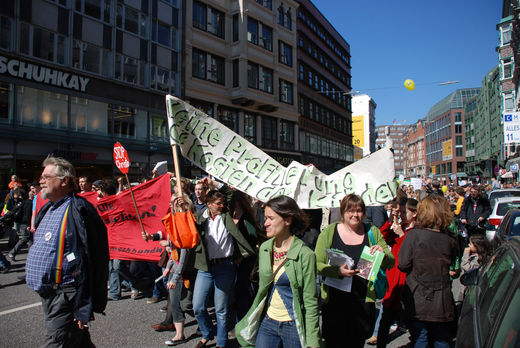 Demozug gegen die Schulreform