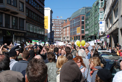 Schulreform Demo auf dem Weg zum Jungerfernstieg