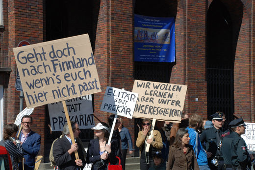 Demonstranten auf der Schulreform-Demo