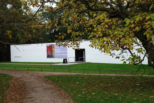 Ernst Barlach Haus im Herbst