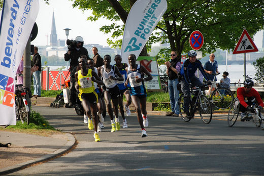 Spitzengruppe beim Marathon Hamburg