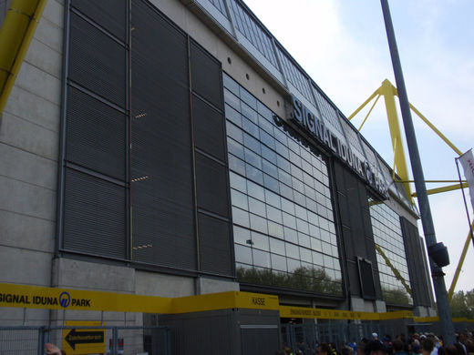 Signal Iduna Park Aussenansicht
