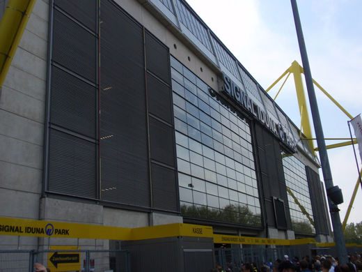 Signal Iduna Park Aussenansicht