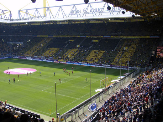 Westtribne vor HSV Dortmund