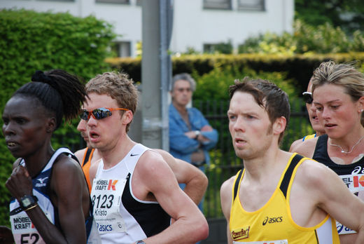 Spitzengruppe des Damenfeldes beim Marathon Hamburg