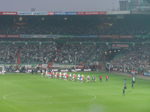 Einlauf Werder Bremen gegen HSV Uefa Cup