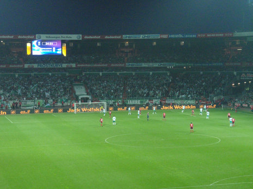 Flutlichtspiel Werder Bremen gegen HSV