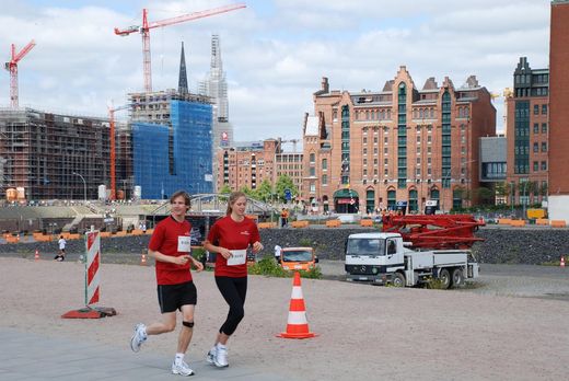 Lufer vor dem Maritimen Museum