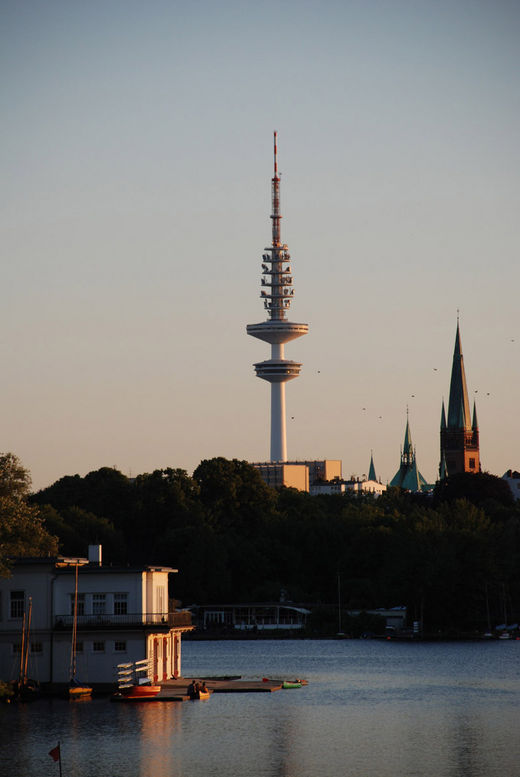 Ruderhaus und Fernsehturm