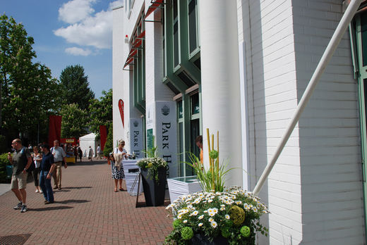 Hinter der Sdtribuene Rothenbaum