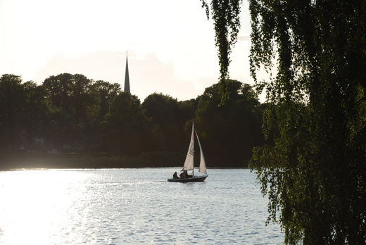 Segelschiff in der Abendsonne