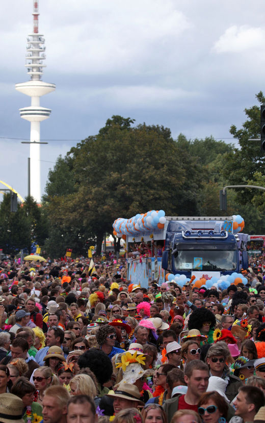 Schlagermove unter dem Fernsehturm