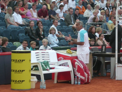 Mansour Bahrami macht Späßchen