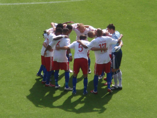 HSV Spielerkreis vor dem Spiel HSV gegen Borussia Dortmund