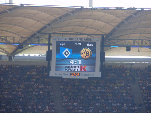 Anzeigetafel HSV gegen Borussia Dortmund