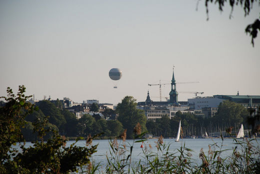 Highflyer steigt ber der Alster