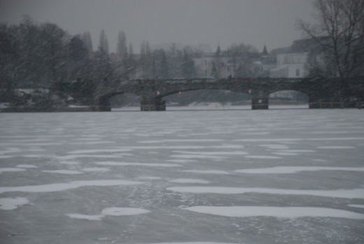Langenzugbrücke im Schnee