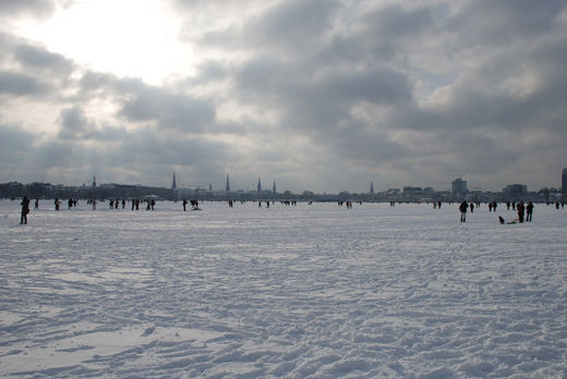 Hamburg Panorama mit Alstereis